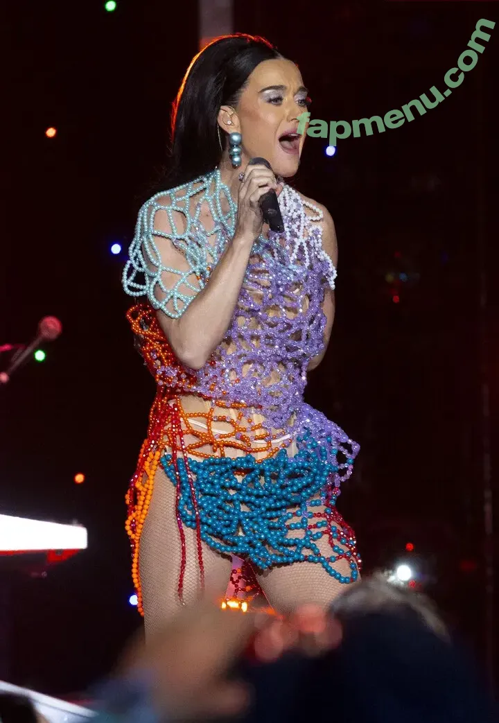 Katy Perry nude photo #3150 (katyperry)