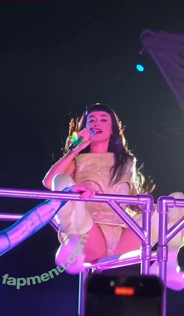 Katy Perry nude photo #0214 (katyperry)