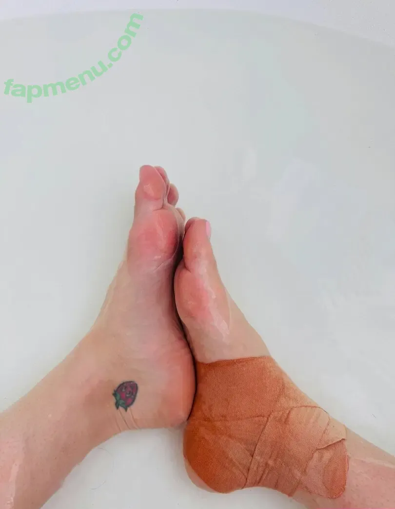 Katy Perry nude photo #0323 (katyperry)