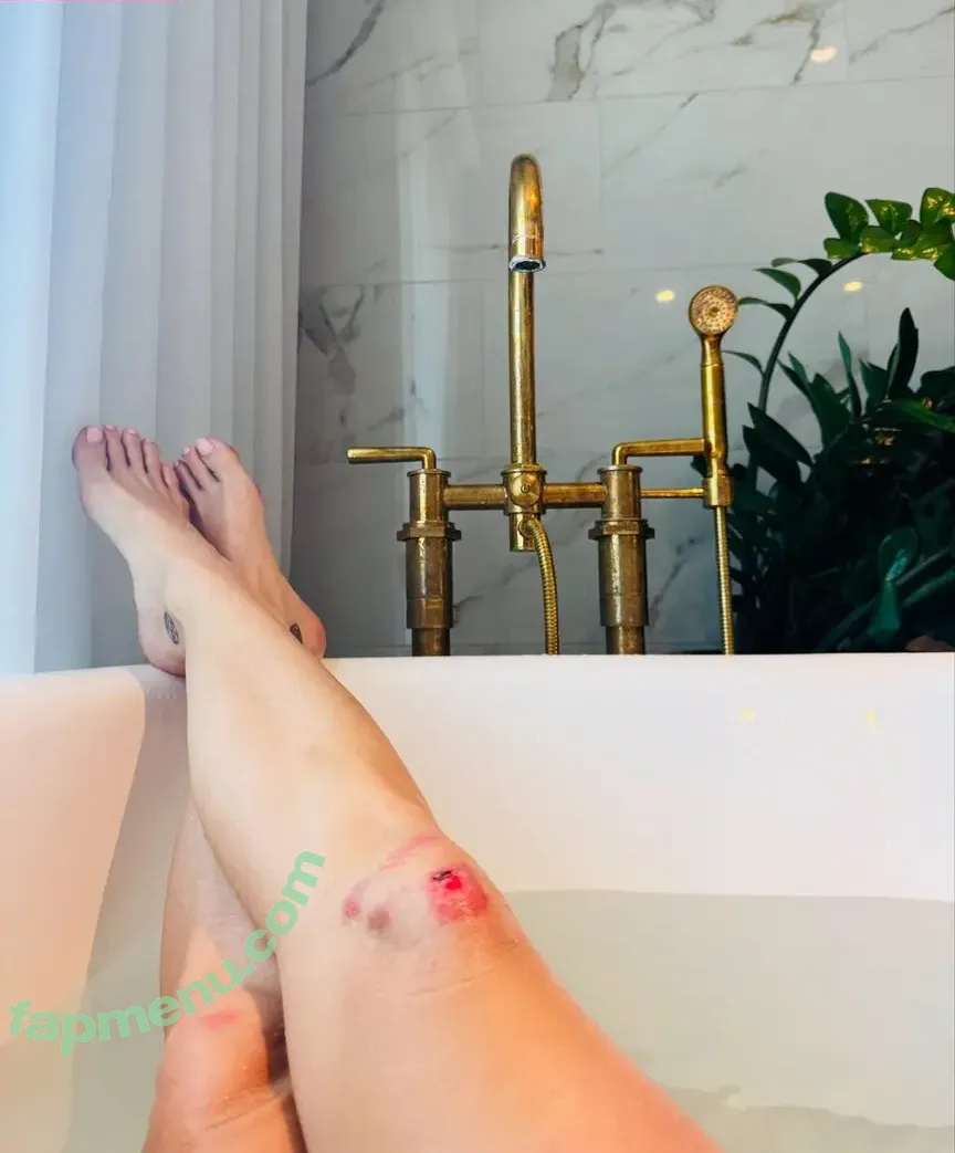 Katy Perry nude photo #0326 (katyperry)