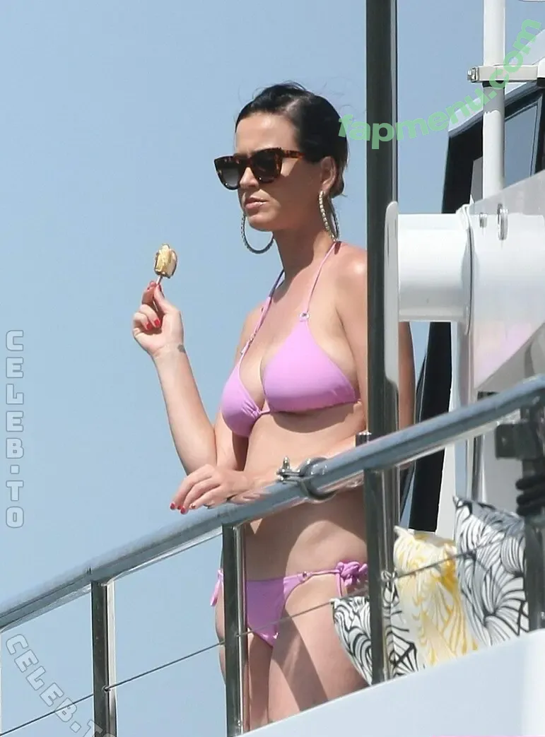 Katy Perry nude photo #0461 (katyperry)