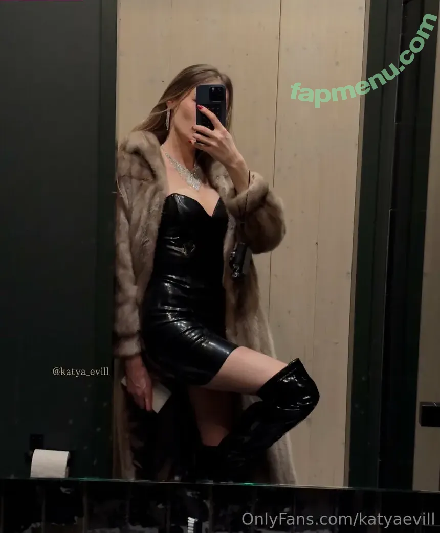 katyaevill nude photo #0001 (strapwomanx)