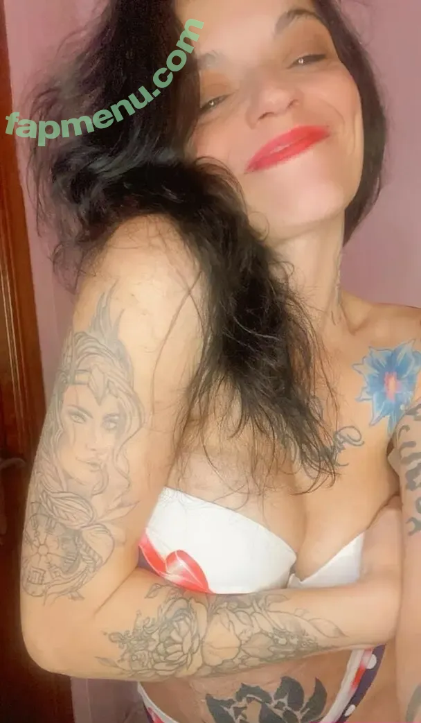 katypetunia nude photo #0026 (katypetunia_)