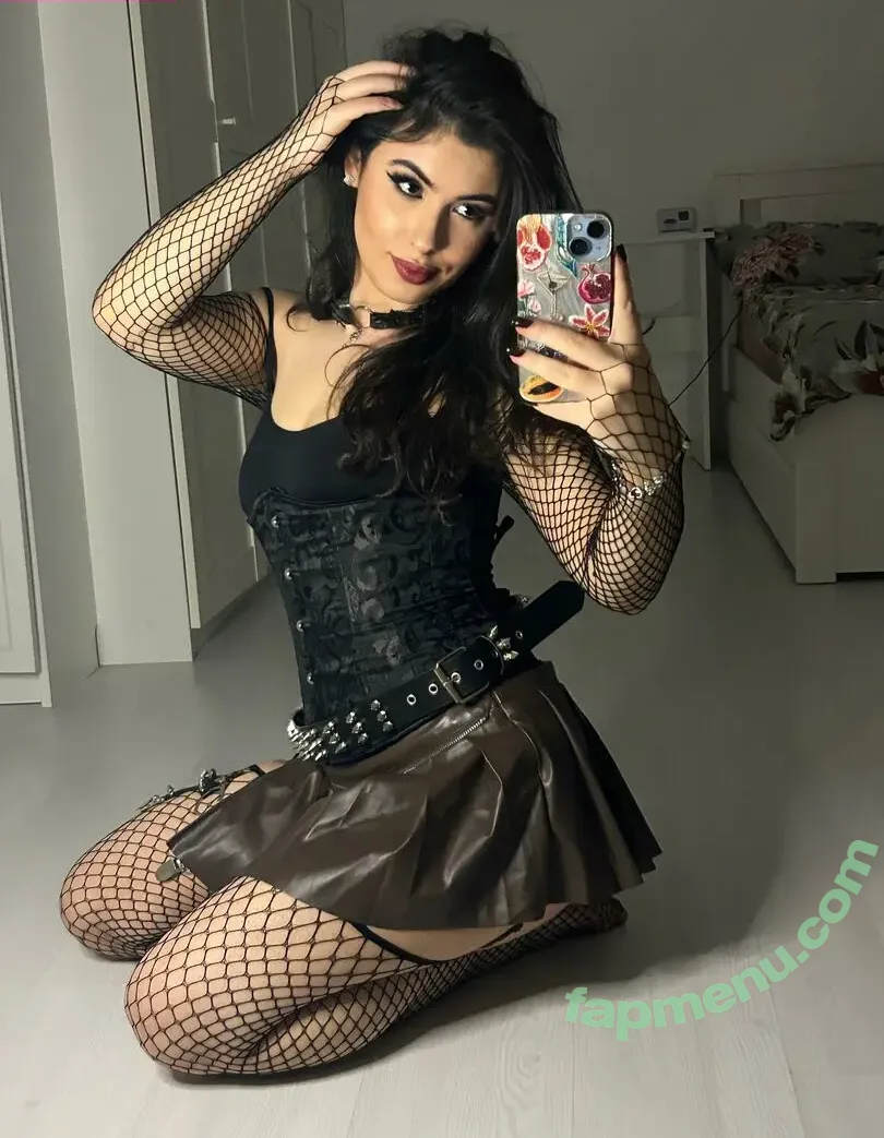 katyxbaity nude photo #0065 (Starrylavenderz / katybaityyx)