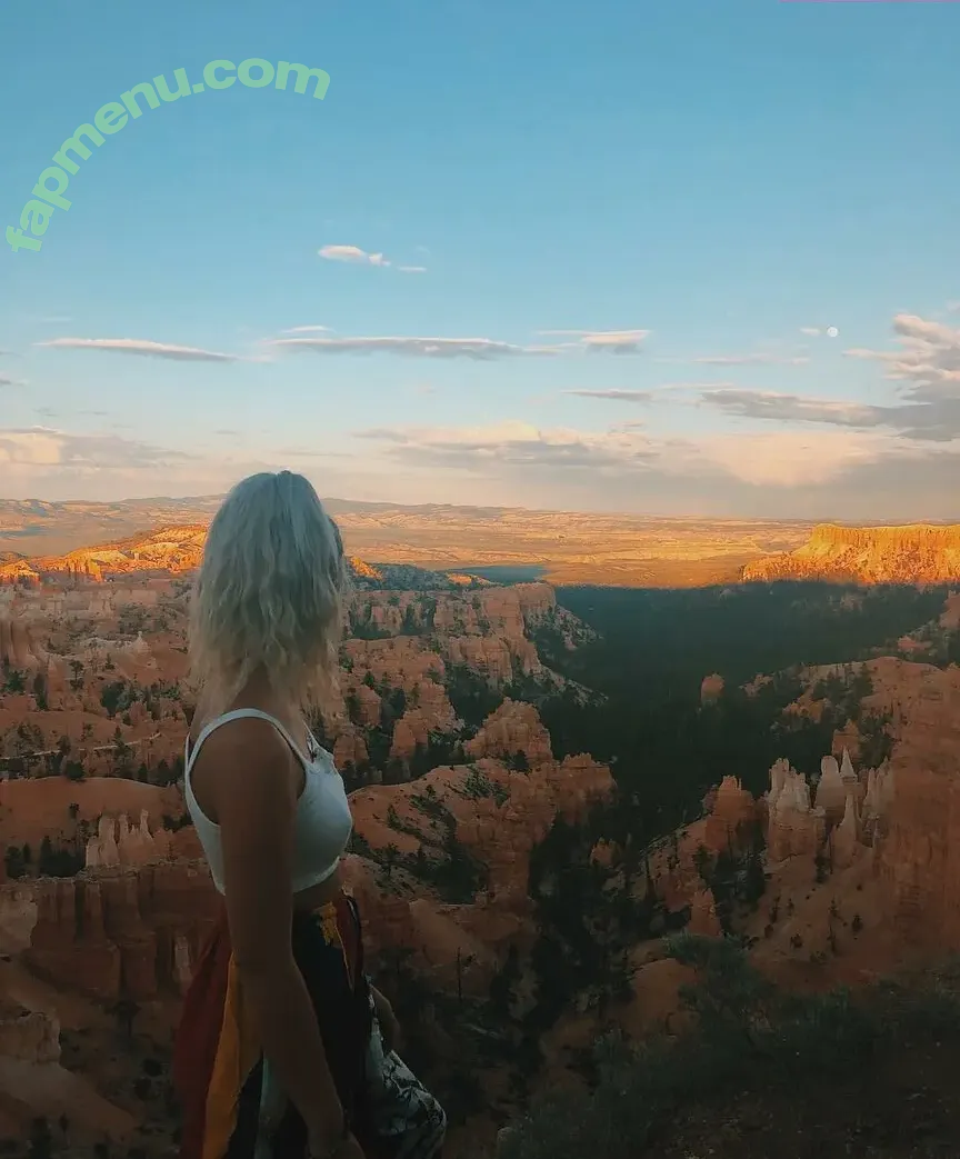 Kaya Corbridge nude photo #0002 (hempresskc / kayacorbridge / kelizabethc)