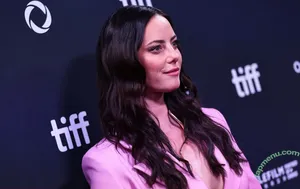 Kaya Scodelario / kayascods nude photo #0502