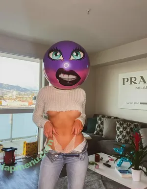 kaybeefree / mrschosen0207 nude photo #0002