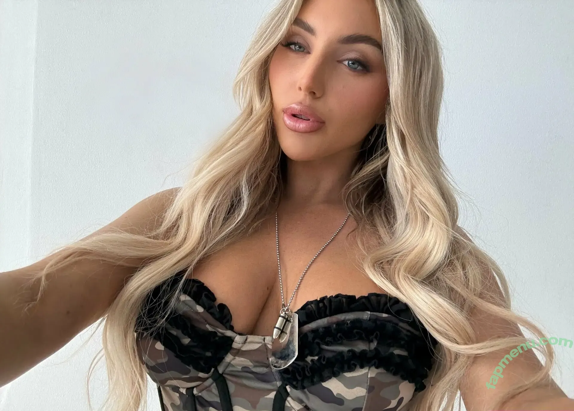 kayleygunner nude photo #0135 (kayleygunner)