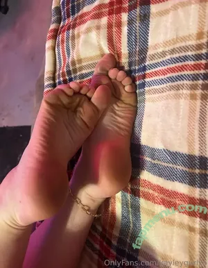 KayleyGurlXo / kayleygurlxoxo / kayleyzbabyy nude photo #0104
