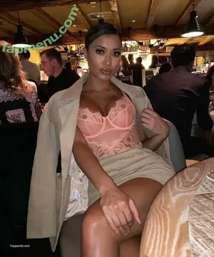 Kaz Crossley / Love Island / kazcrossley nude photo #0013