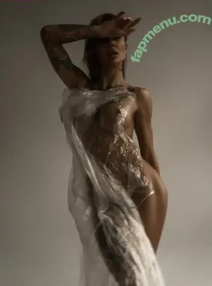  nude photo #0002