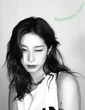 Kazuha Nakamura 中村 一葉 / LESSERAFIM / zuhazana nude photo #0222