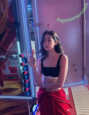 Kazuha Nakamura 中村 一葉 / LESSERAFIM / zuhazana nude photo #0239