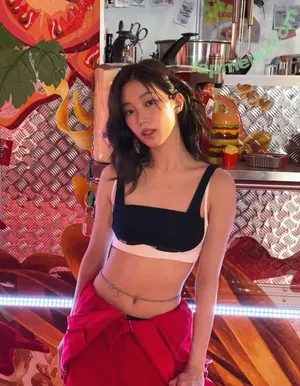 Kazuha Nakamura 中村 一葉 / LESSERAFIM / zuhazana nude photo #0242