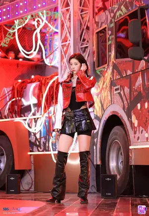 Kazuha Nakamura 中村 一葉 / LESSERAFIM / zuhazana nude photo #0256