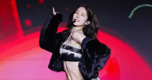 Kazuha Nakamura 中村 一葉 / LESSERAFIM / zuhazana nude photo #0280