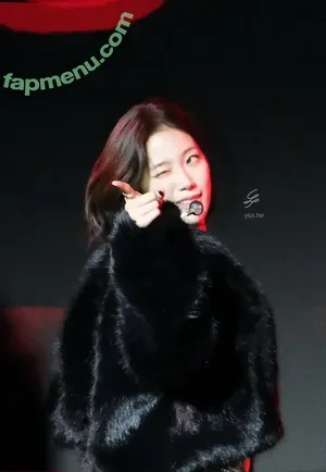 Kazuha Nakamura 中村 一葉 / LESSERAFIM / zuhazana nude photo #0284