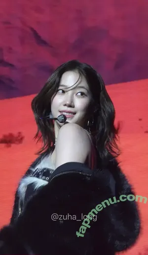 Kazuha Nakamura 中村 一葉 / LESSERAFIM / zuhazana nude photo #0297