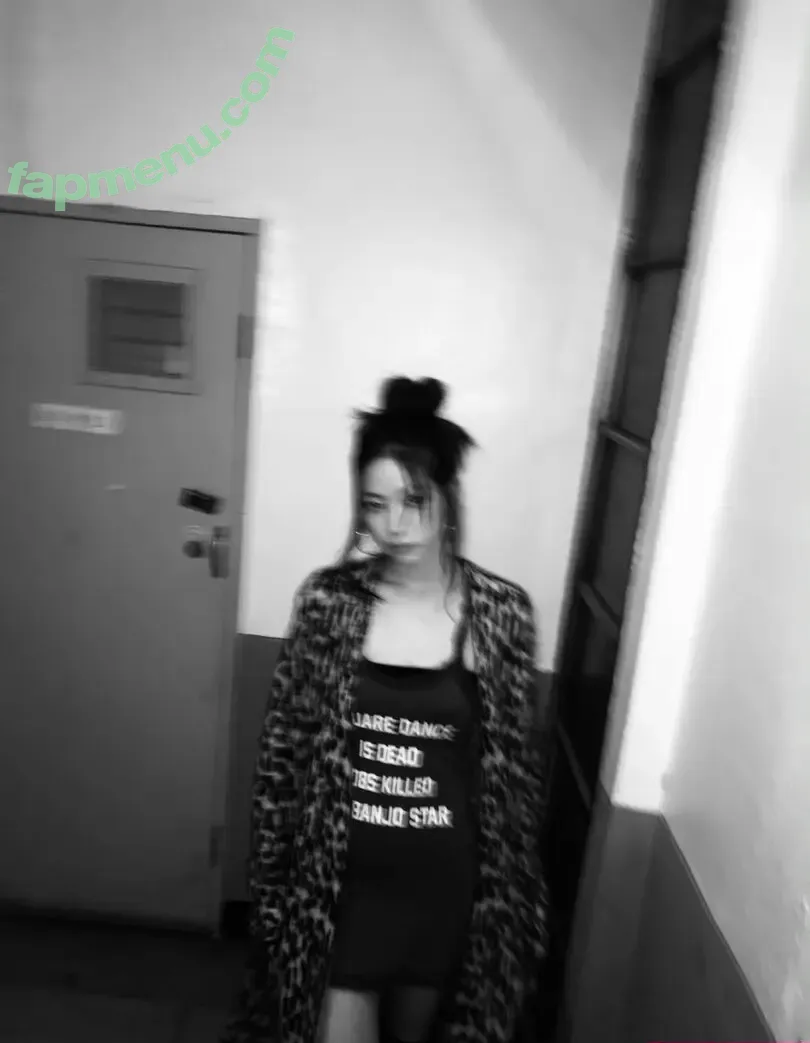 Kazuha Nakamura 中村 一葉 nude photo #0182 (LESSERAFIM / zuhazana)