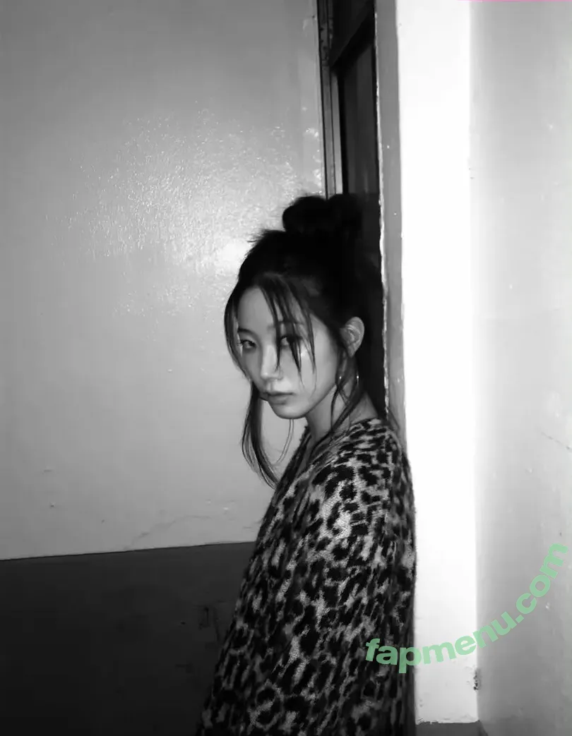 Kazuha Nakamura 中村 一葉 nude photo #0183 (LESSERAFIM / zuhazana)