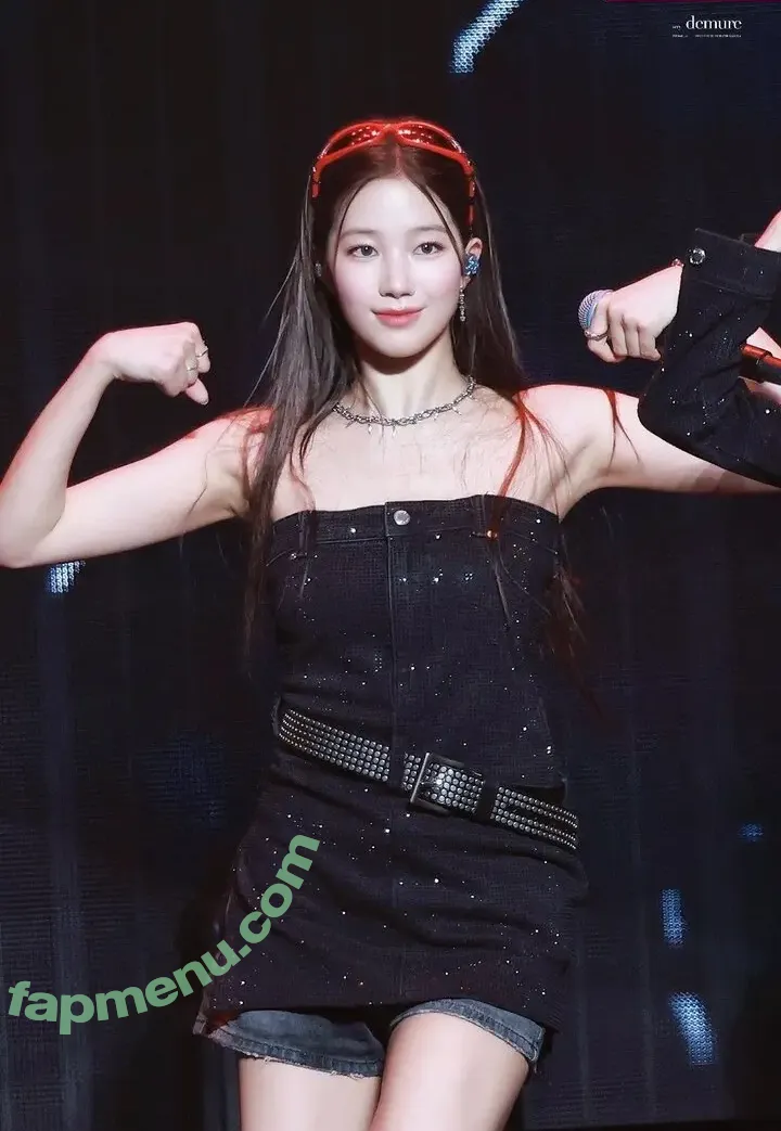 Kazuha Nakamura 中村 一葉 nude photo #0195 (LESSERAFIM / zuhazana)