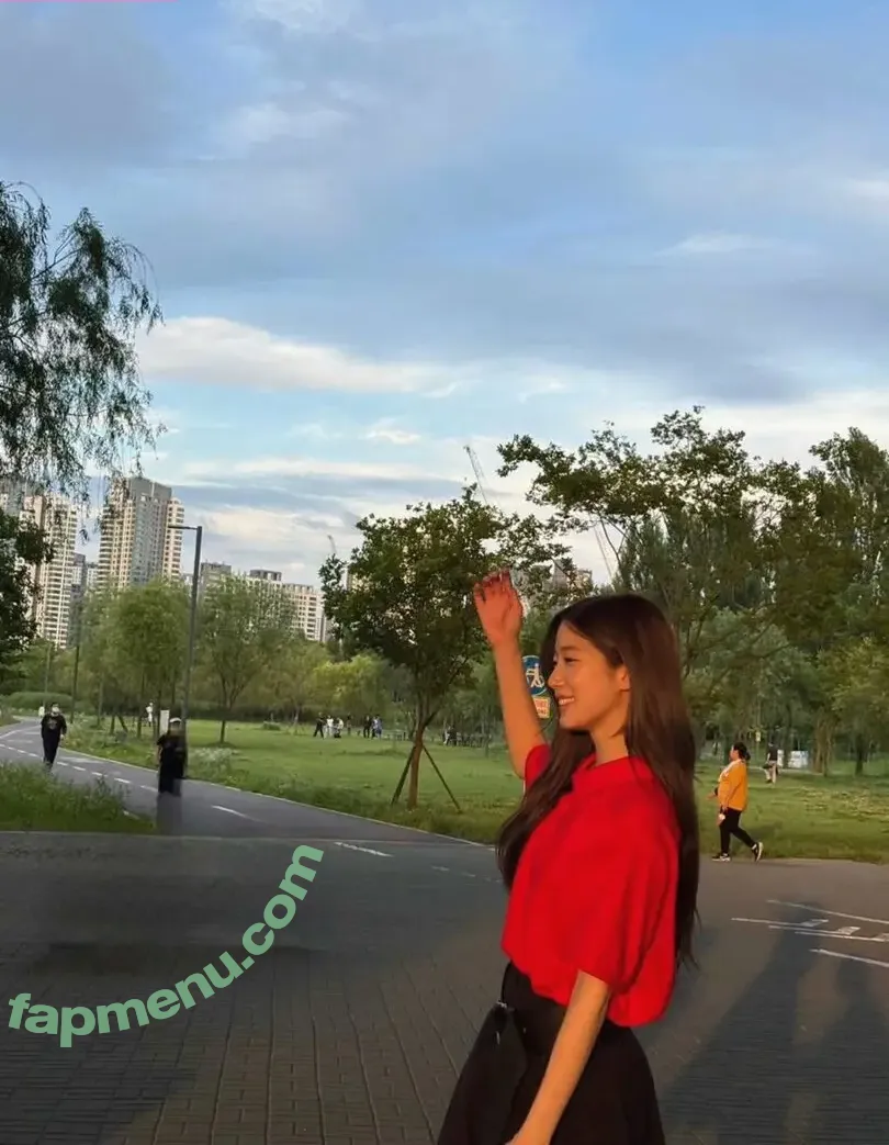 Kazuha Nakamura 中村 一葉 nude photo #0207 (LESSERAFIM / zuhazana)