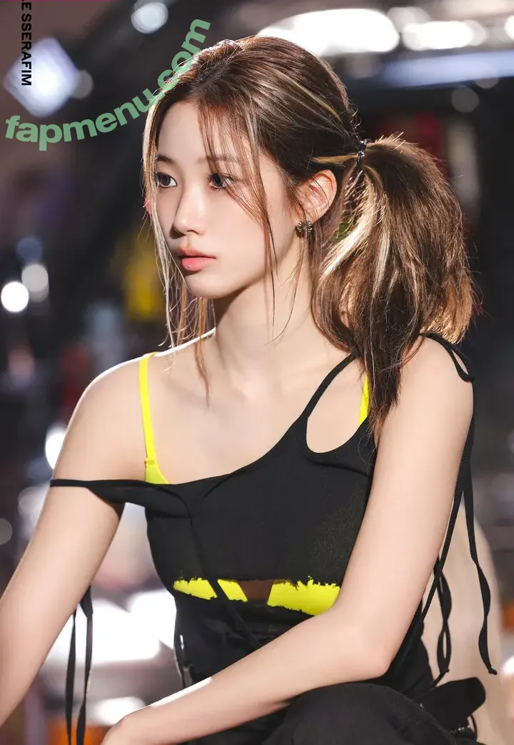 Kazuha Nakamura 中村 一葉 nude photo #0215 (LESSERAFIM / zuhazana)