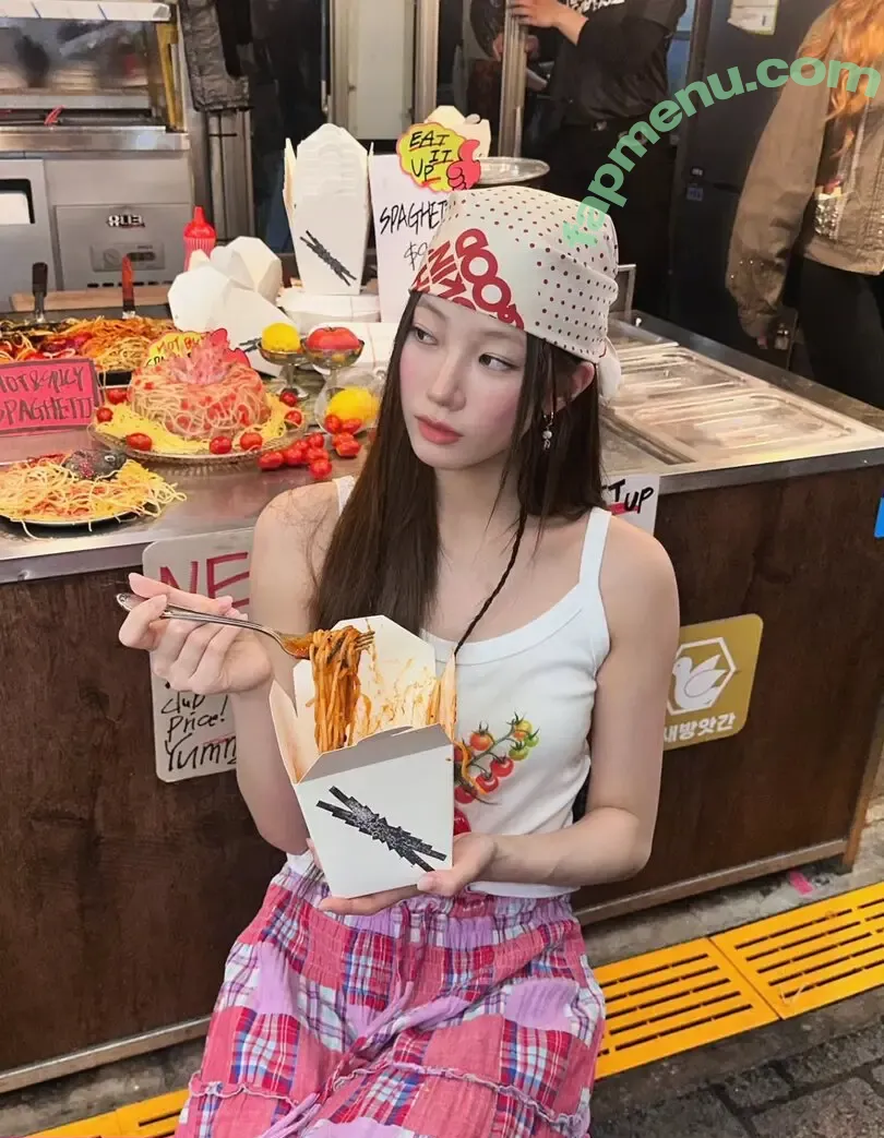 Kazuha Nakamura 中村 一葉 nude photo #0219 (LESSERAFIM / zuhazana)