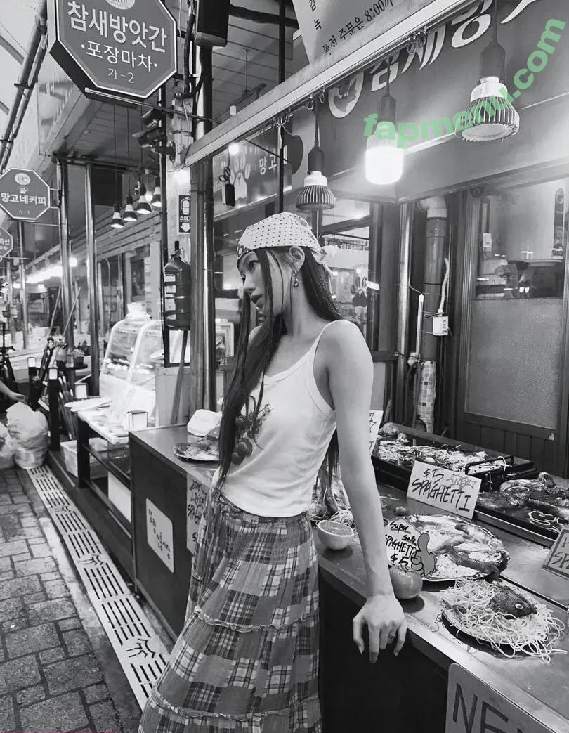 Kazuha Nakamura 中村 一葉 nude photo #0220 (LESSERAFIM / zuhazana)