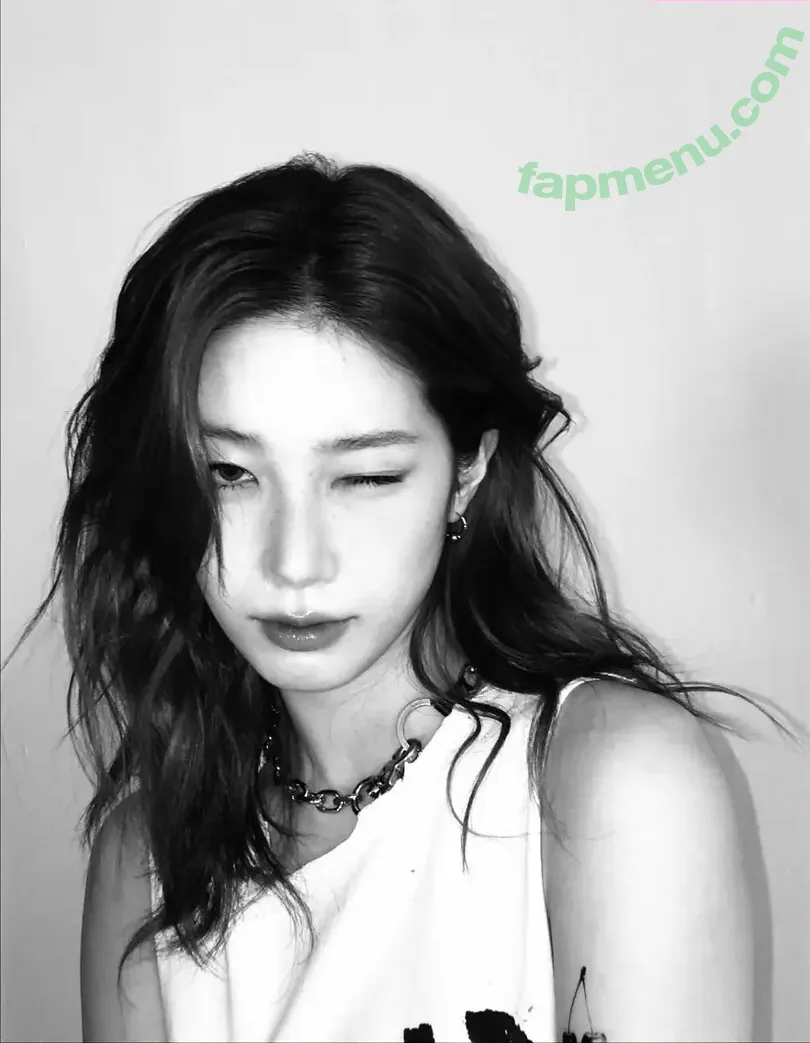 Kazuha Nakamura 中村 一葉 nude photo #0222 (LESSERAFIM / zuhazana)