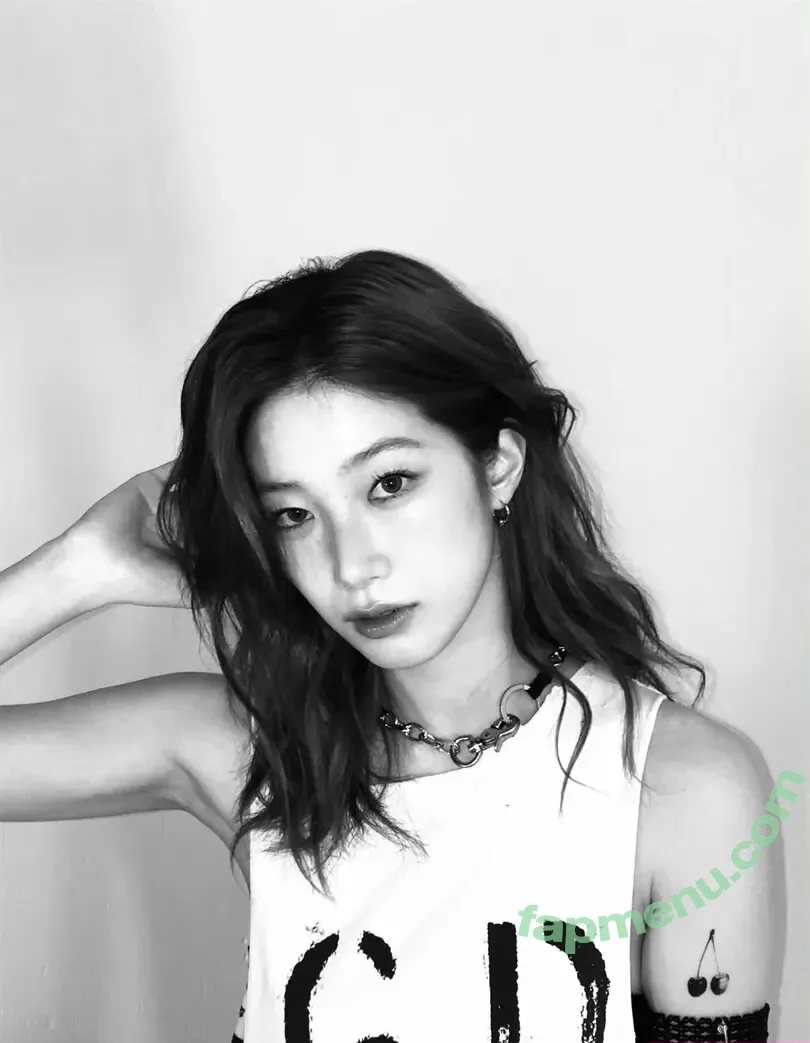 Kazuha Nakamura 中村 一葉 nude photo #0225 (LESSERAFIM / zuhazana)