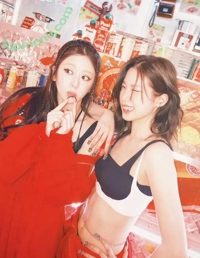 Kazuha Nakamura 中村 一葉 nude photo #0245 (LESSERAFIM / zuhazana)