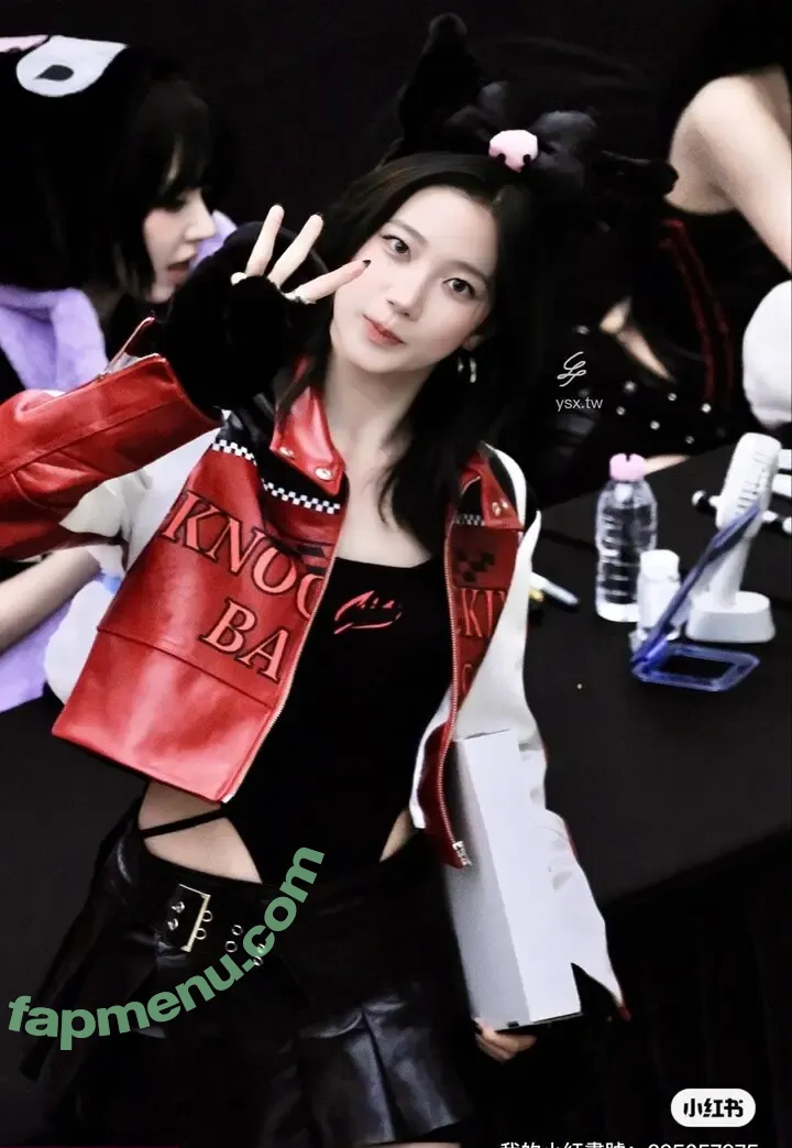 Kazuha Nakamura 中村 一葉 nude photo #0251 (LESSERAFIM / zuhazana)