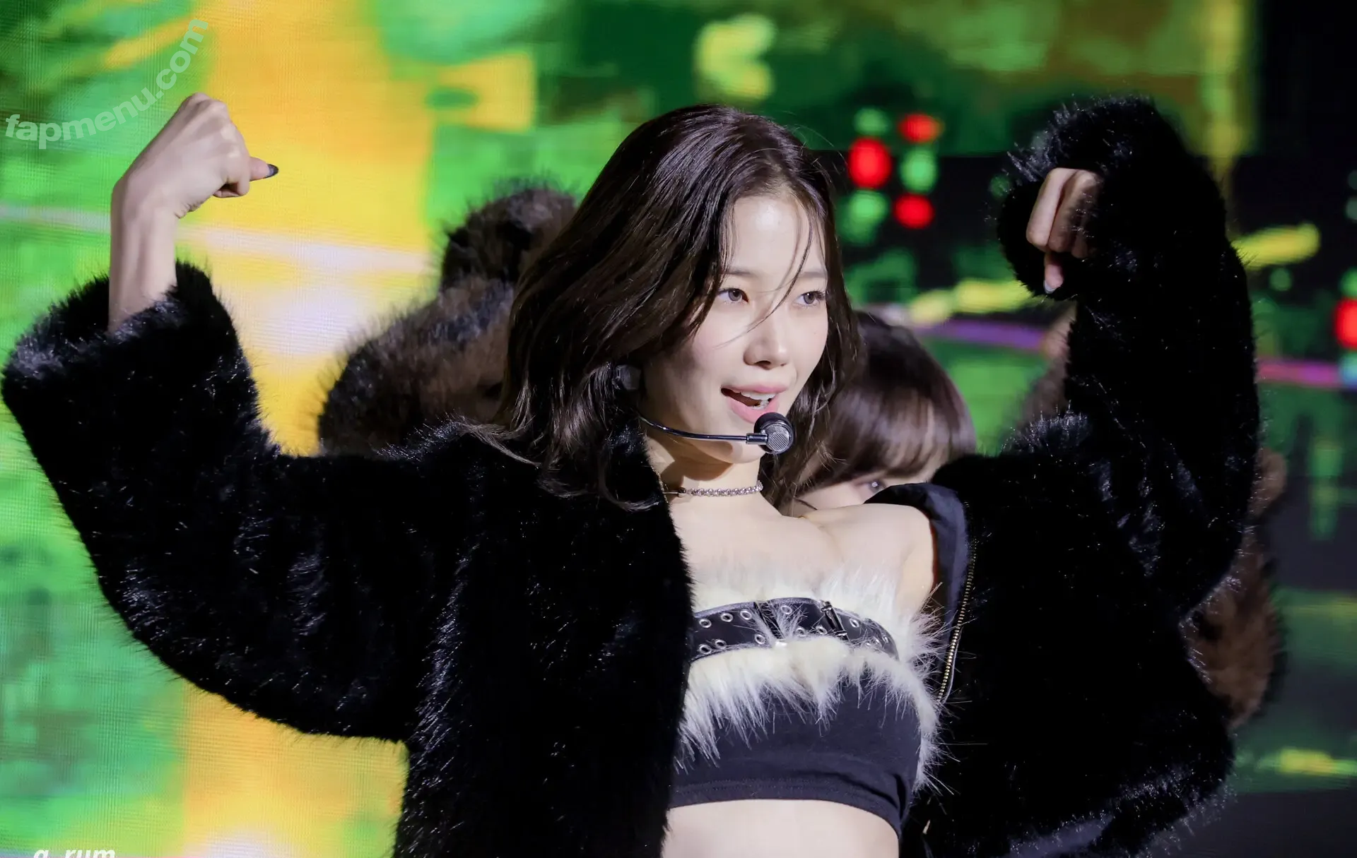 Kazuha Nakamura 中村 一葉 nude photo #0281 (LESSERAFIM / zuhazana)