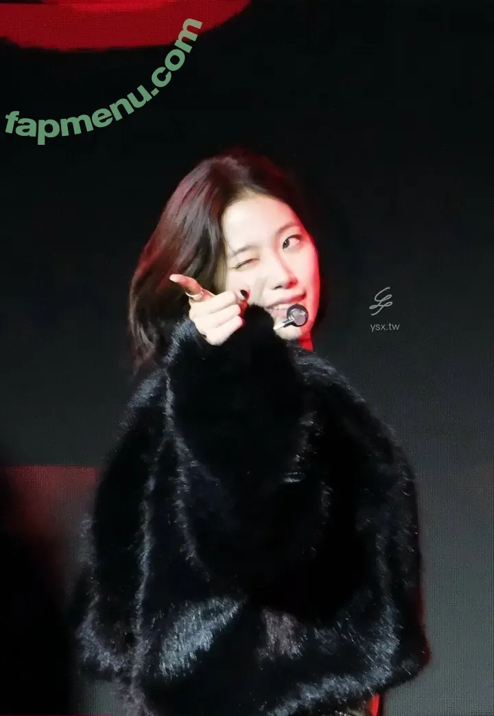 Kazuha Nakamura 中村 一葉 nude photo #0284 (LESSERAFIM / zuhazana)