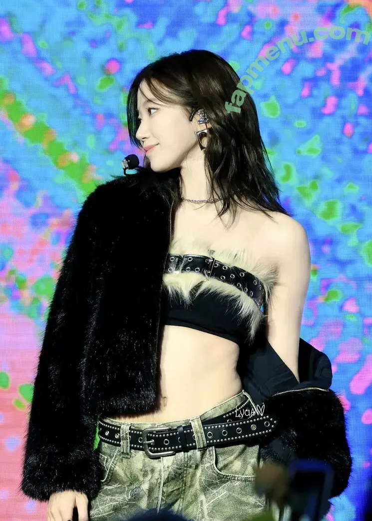 Kazuha Nakamura 中村 一葉 nude photo #0289 (LESSERAFIM / zuhazana)