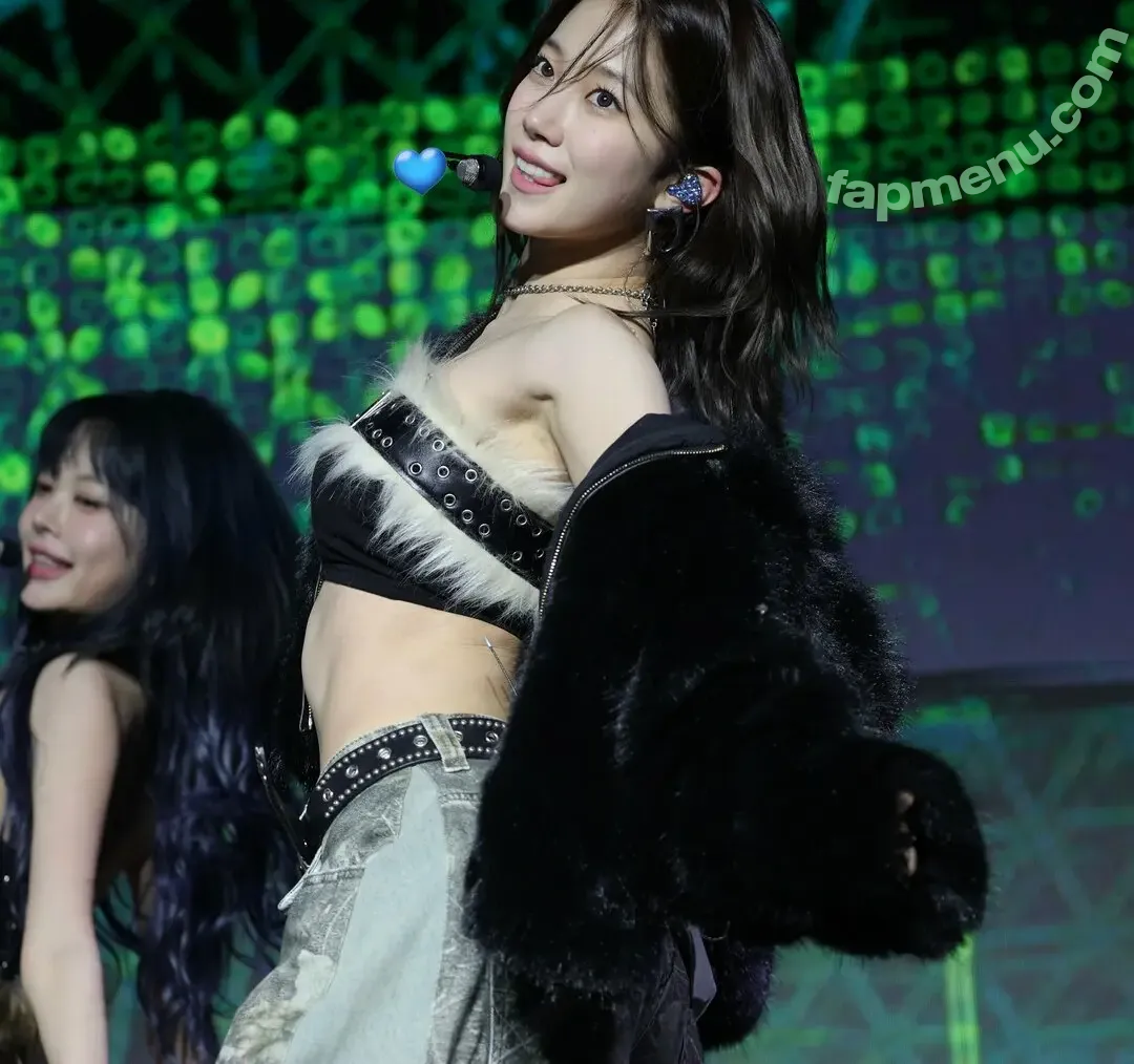 Kazuha Nakamura 中村 一葉 nude photo #0299 (LESSERAFIM / zuhazana)