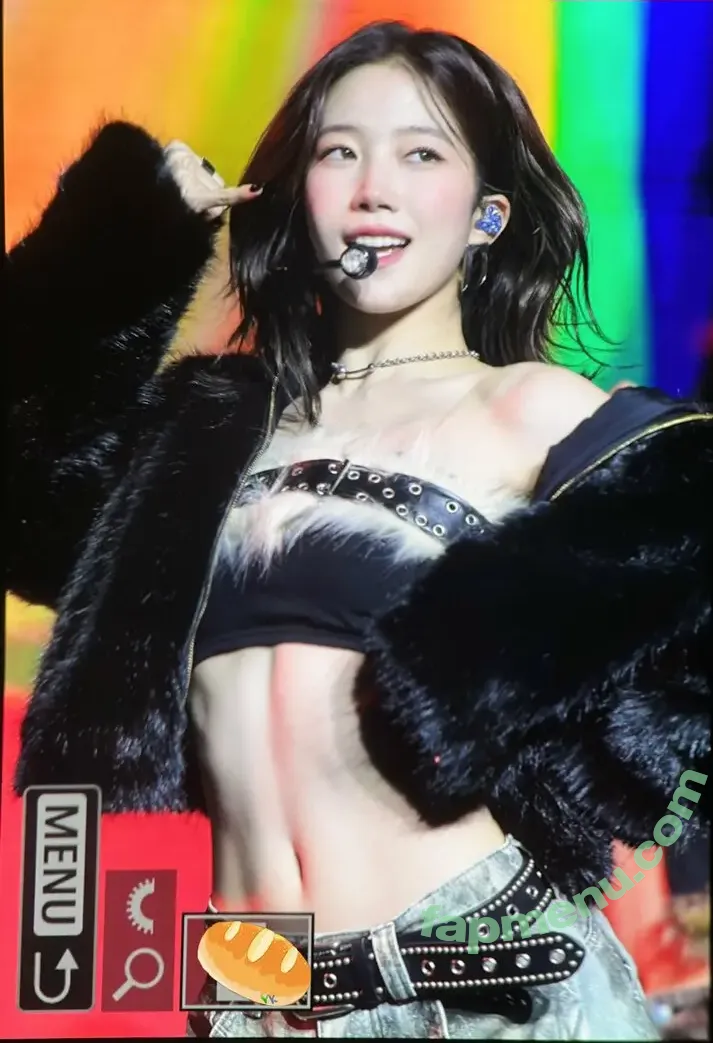 Kazuha Nakamura 中村 一葉 nude photo #0306 (LESSERAFIM / zuhazana)