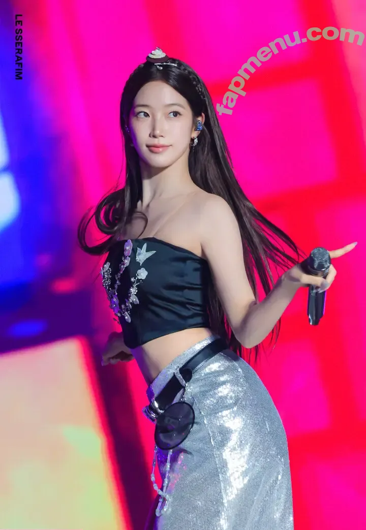 Kazuha Nakamura 中村 一葉 nude photo #0318 (LESSERAFIM / zuhazana)