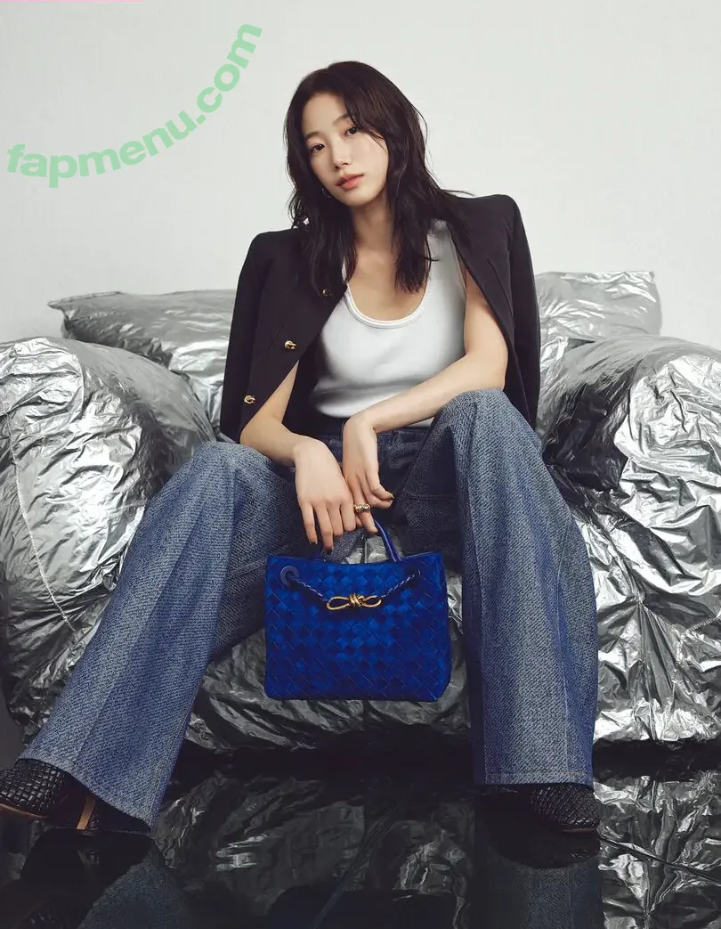 Kazuha Nakamura 中村 一葉 nude photo #0327 (LESSERAFIM / zuhazana)