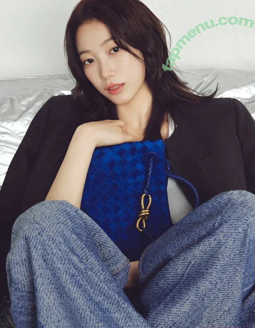 Kazuha Nakamura 中村 一葉 nude photo #0328 (LESSERAFIM / zuhazana)