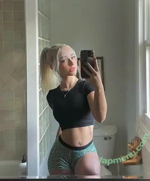 keairayaworskii / peanutbutters123 nude photo #0075