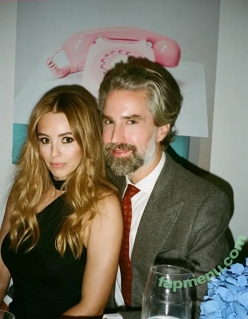 Keeley Hazel nude photo #0374 (keeleyhazell)