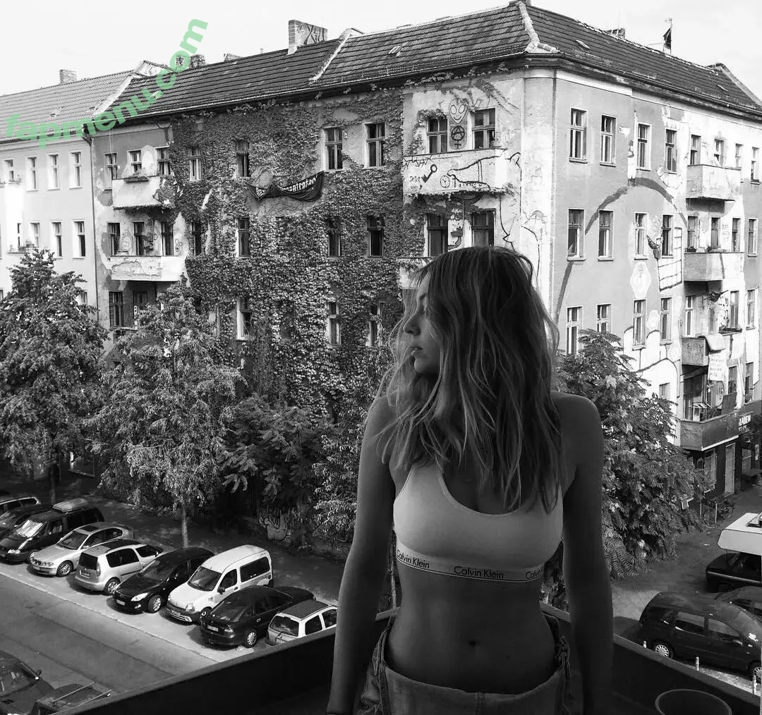 Keeley Hazel nude photo #0414 (keeleyhazell)