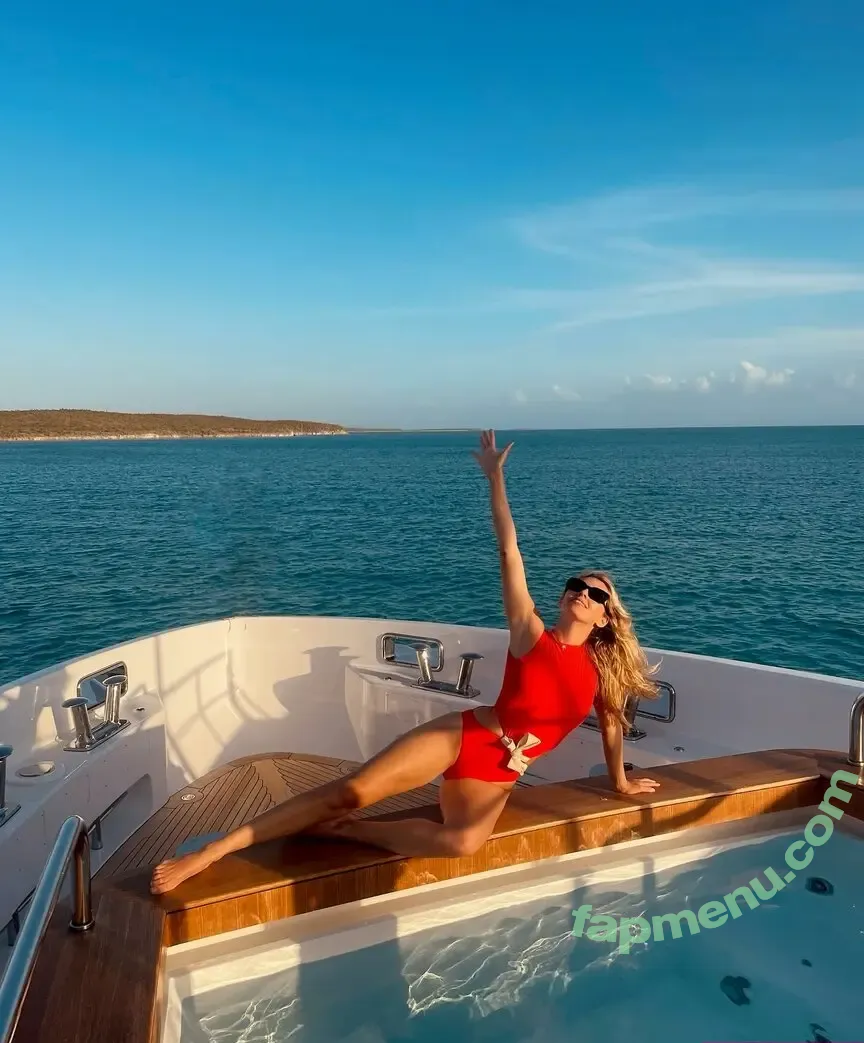 Keeley Hazel nude photo #0423 (keeleyhazell)