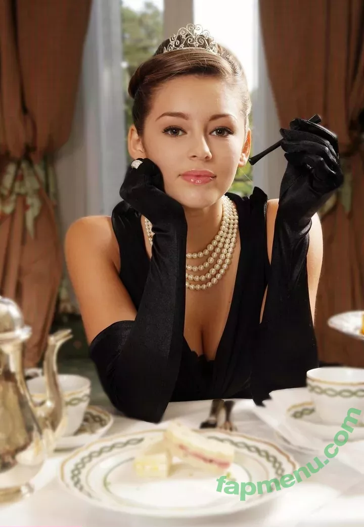 Keeley Hazell nude photo #0006 (keeleyhazell / keeleyhazellLOL)