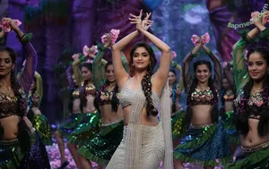 Keerthy Suresh / keerthysureshofficial nude photo #0044