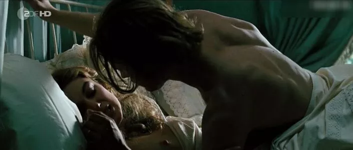 Keira Knightley / keira_knight / keiracknightleys / keiraksource nude photo #0436