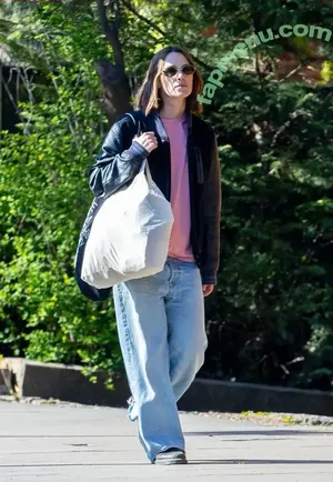 Keira Knightley / keira_knight / keiraknightleyofficiall / keiraksource nude photo #0668