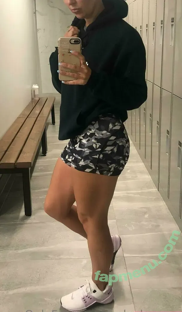 kelceburrow nude photo #0021 (kelceburrowfit)